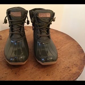 NWT Sperry Olive Shiny Quilted Duck Boots Sz 7